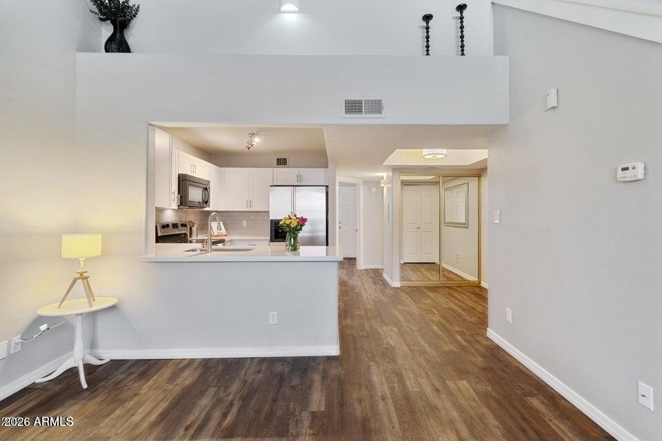 1025 E Highland Avenue - Photo 0