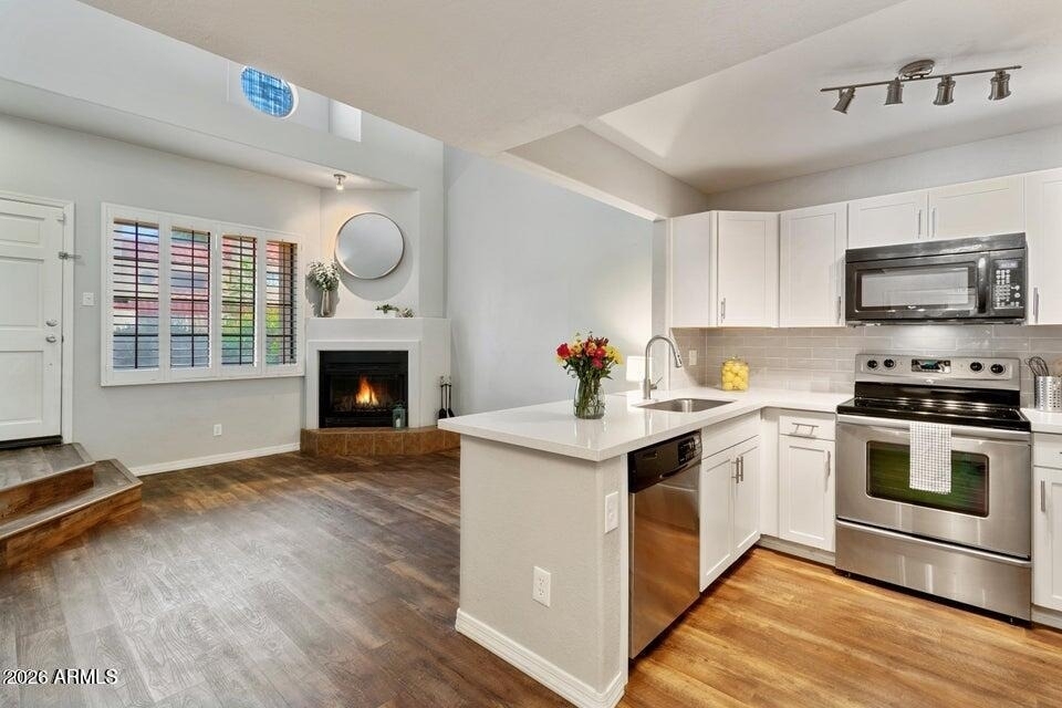 1025 E Highland Avenue - Photo 2
