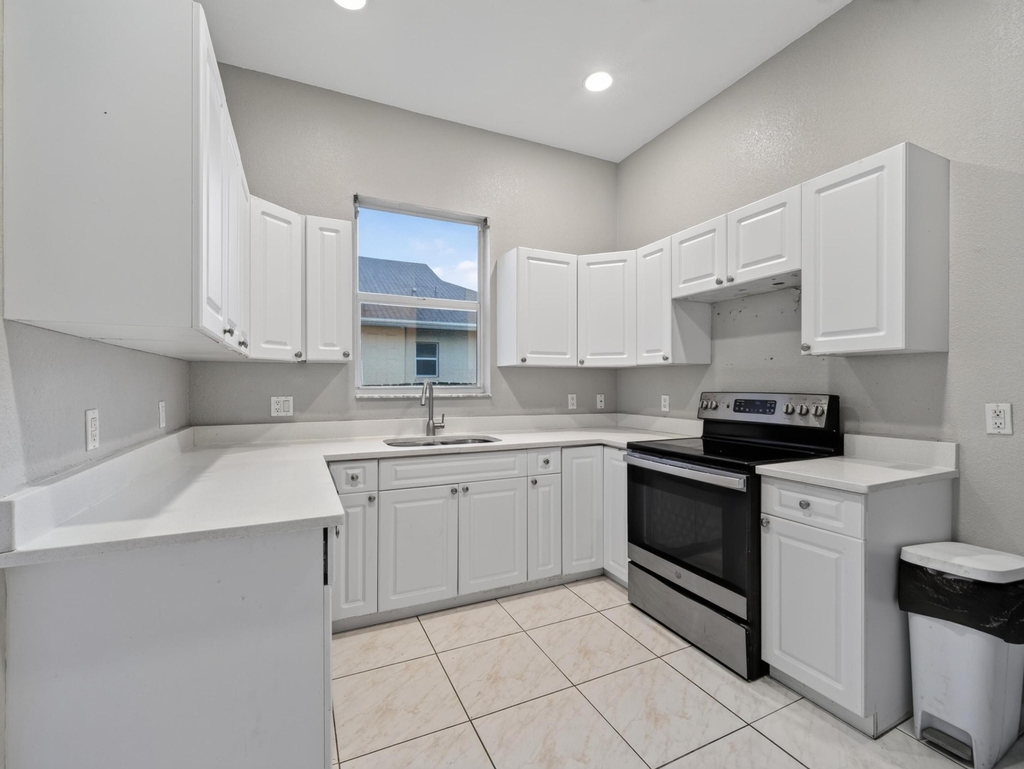 4059 Sw Kamsler Street - Photo 12