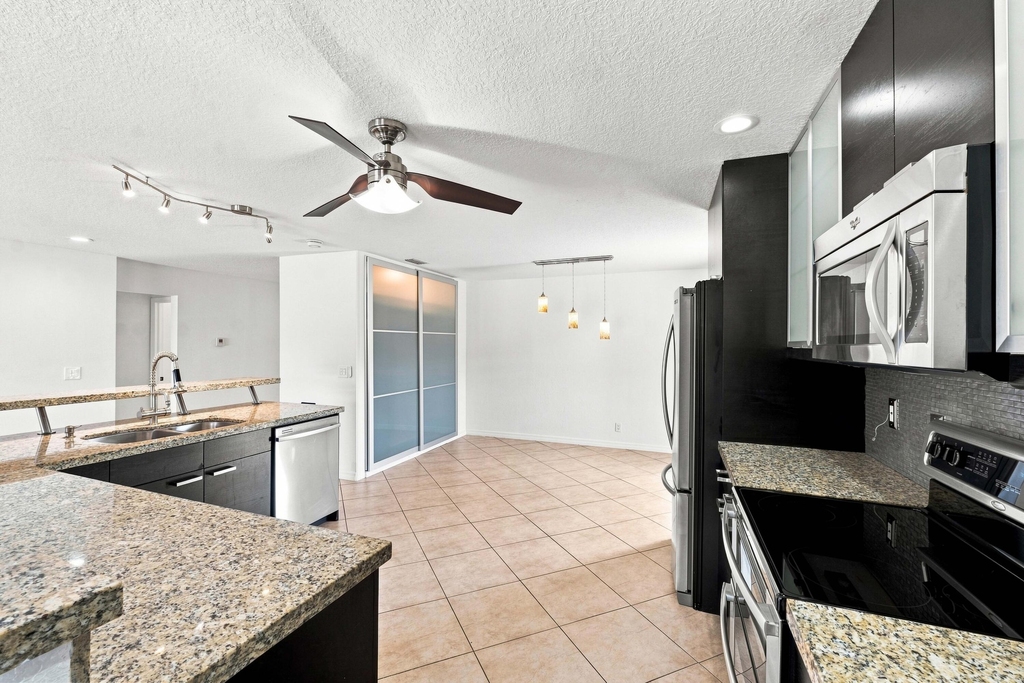 3310 Nw 90th Avenue - Photo 7