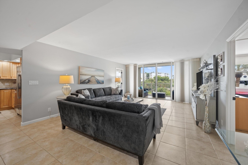 2860 S Ocean Boulevard - Photo 2
