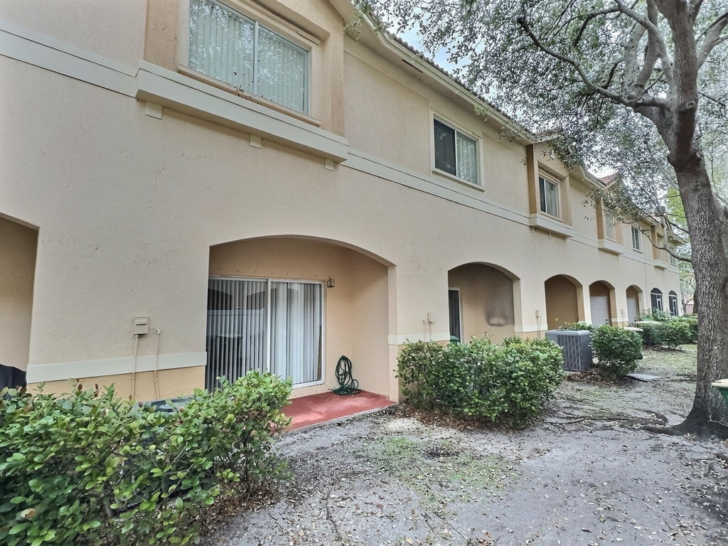 8833 S Isles Circle - Photo 20