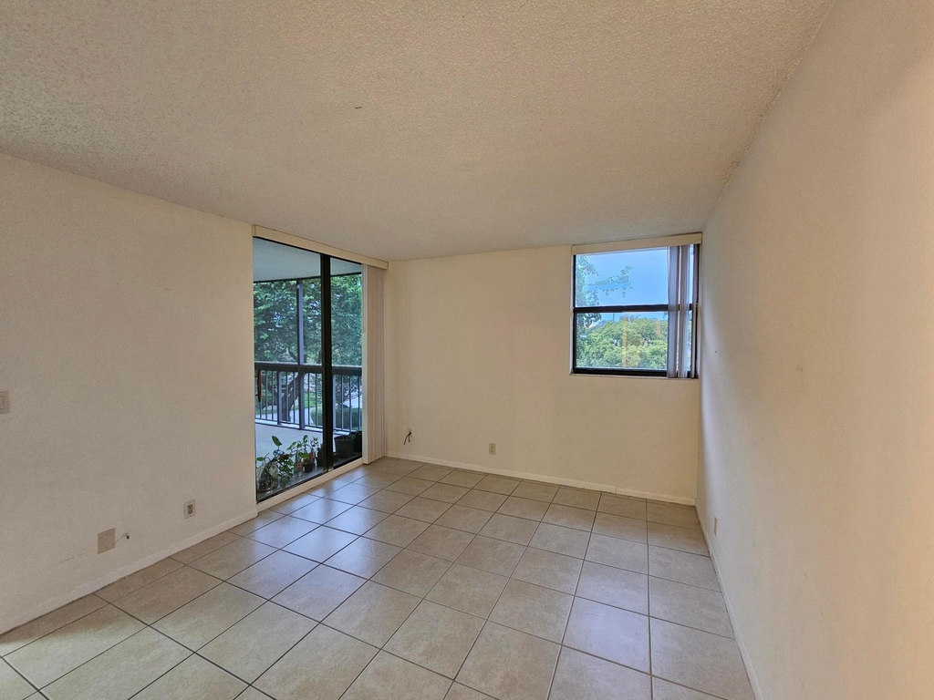 8441 Forest Hills Drive - Photo 7