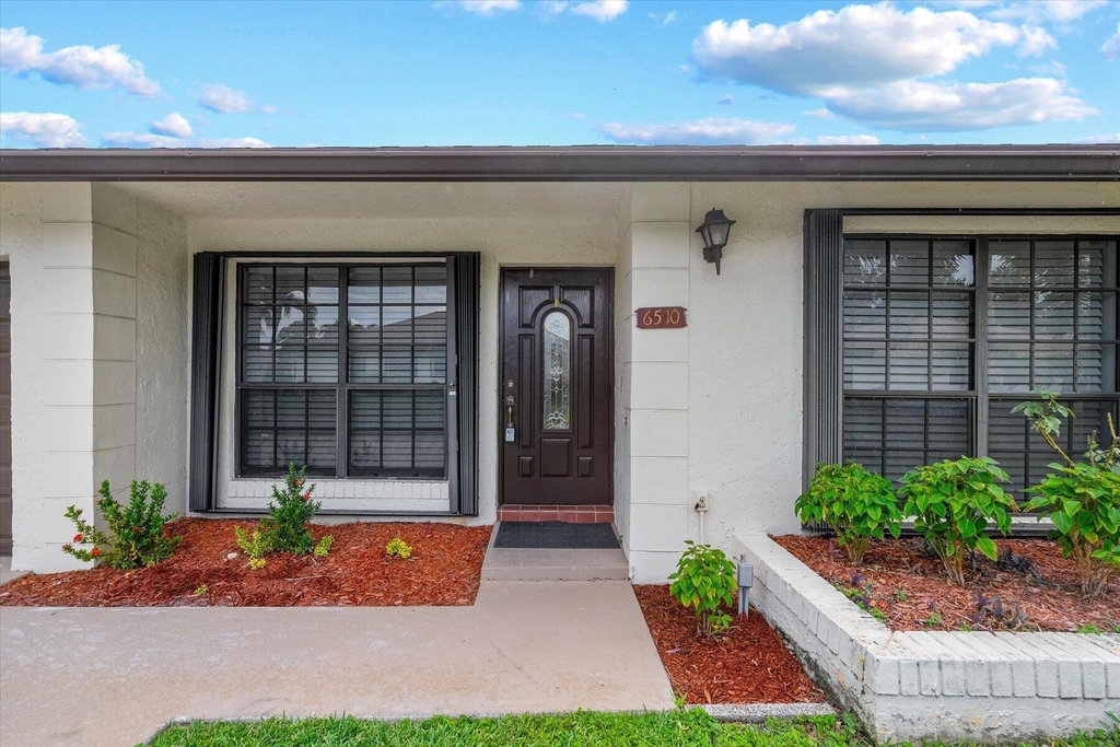 6510 Olivewood Circle - Photo 2