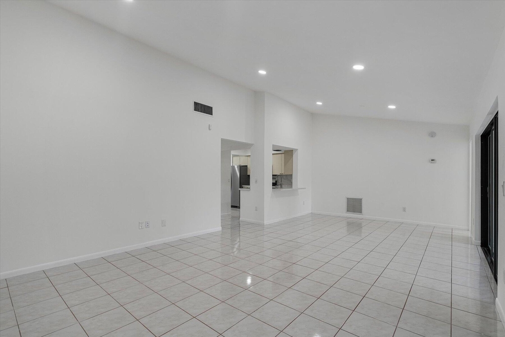 6510 Olivewood Circle - Photo 7