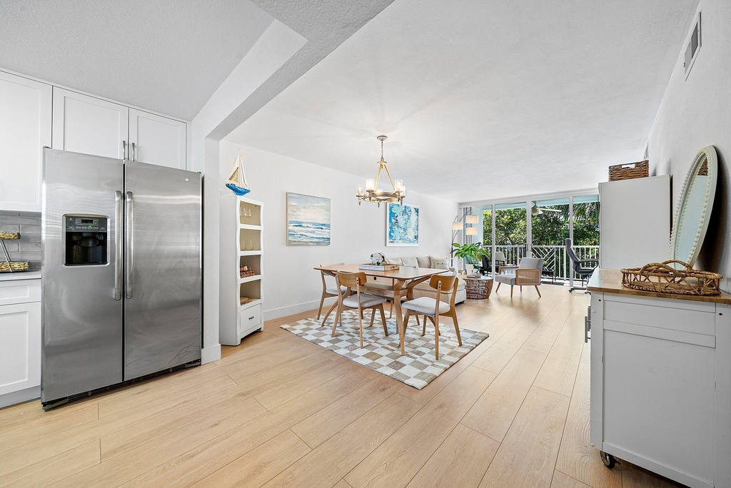 621 E Woolbright Road - Photo 3