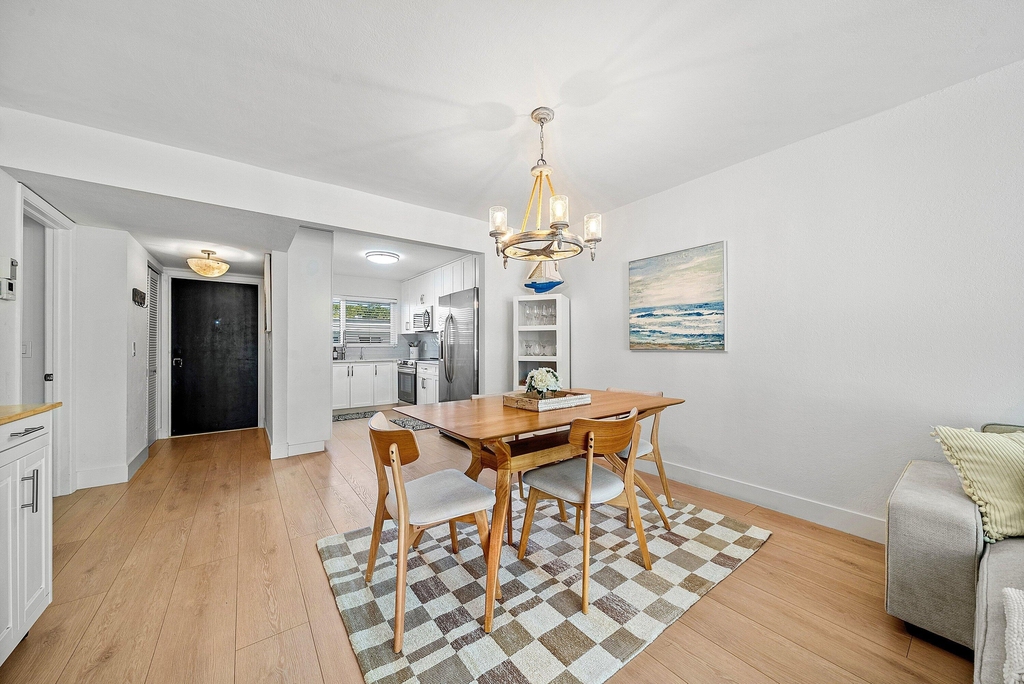 621 E Woolbright Road - Photo 5