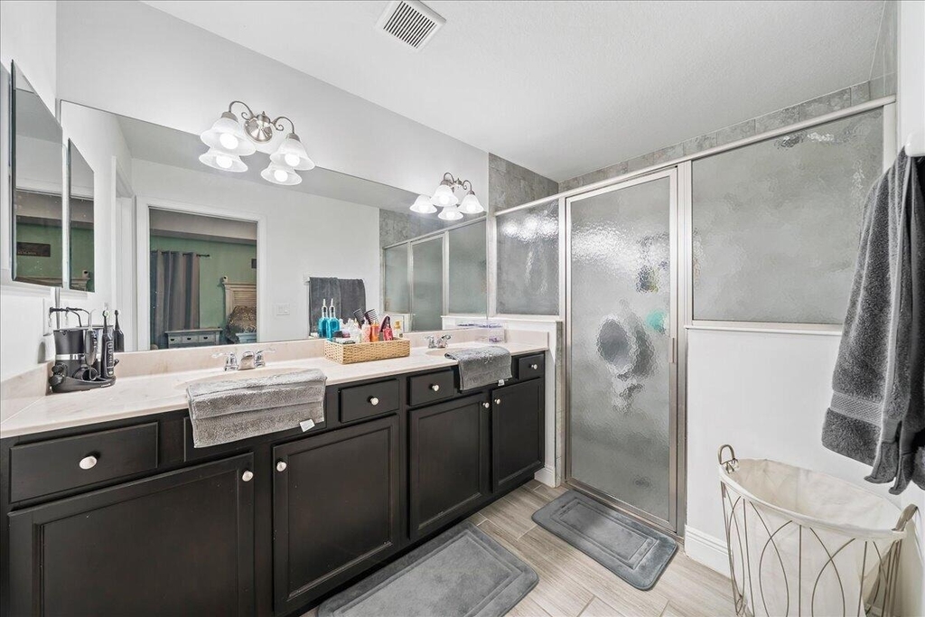 340 Palm Breezes Drive - Photo 15