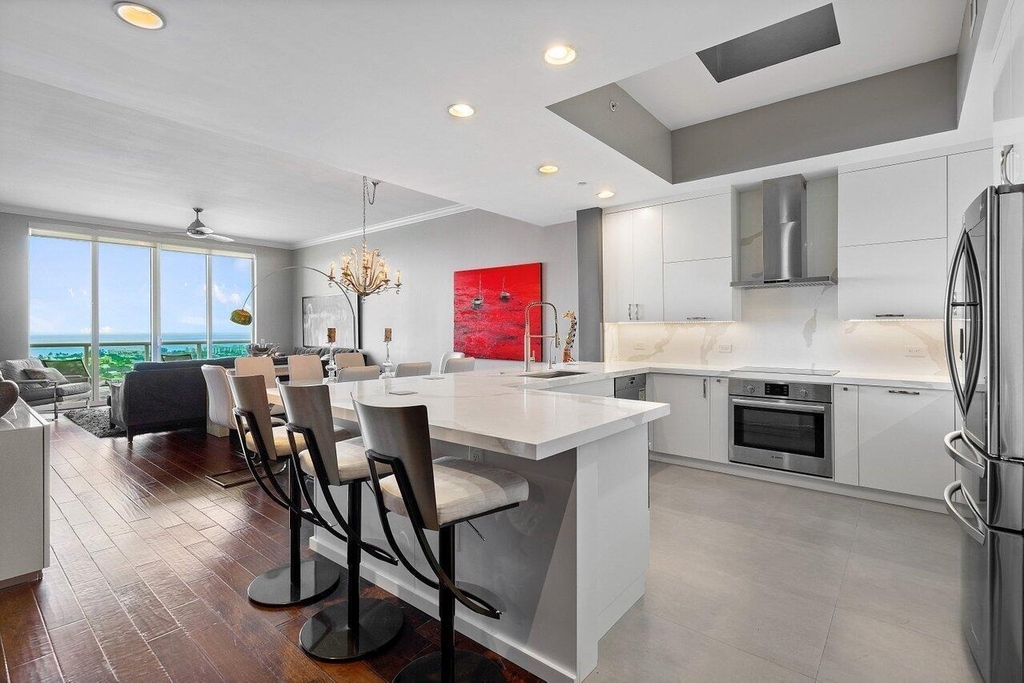 2640 Lake Shore Drive - Photo 2