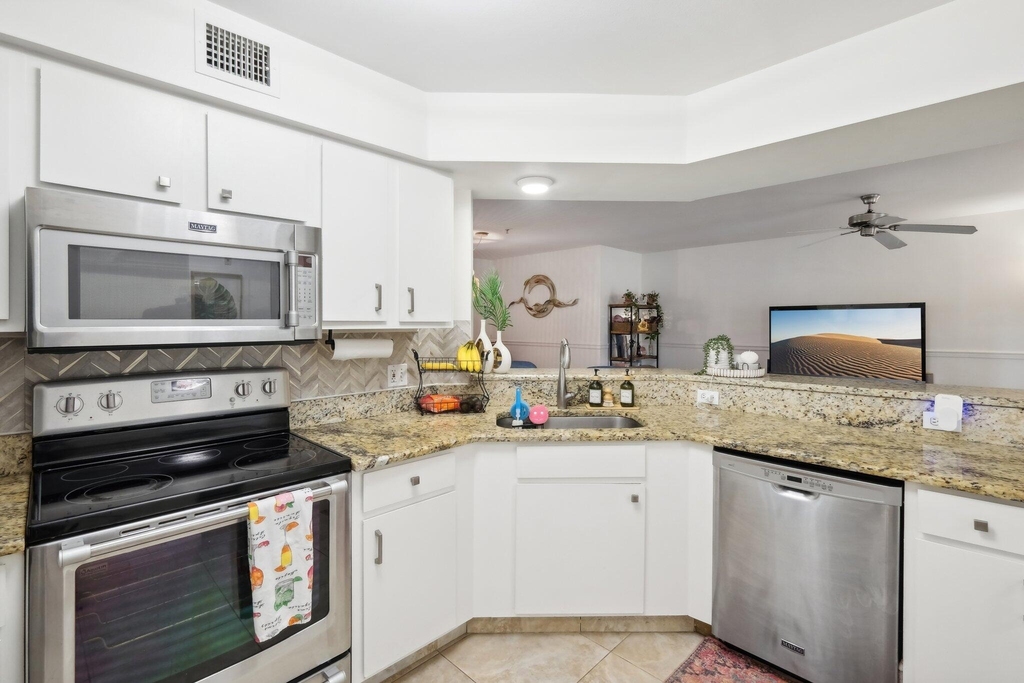 300 Scotia Drive - Photo 2