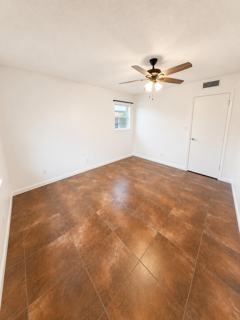 4147 Nw 90th Avenue - Photo 12
