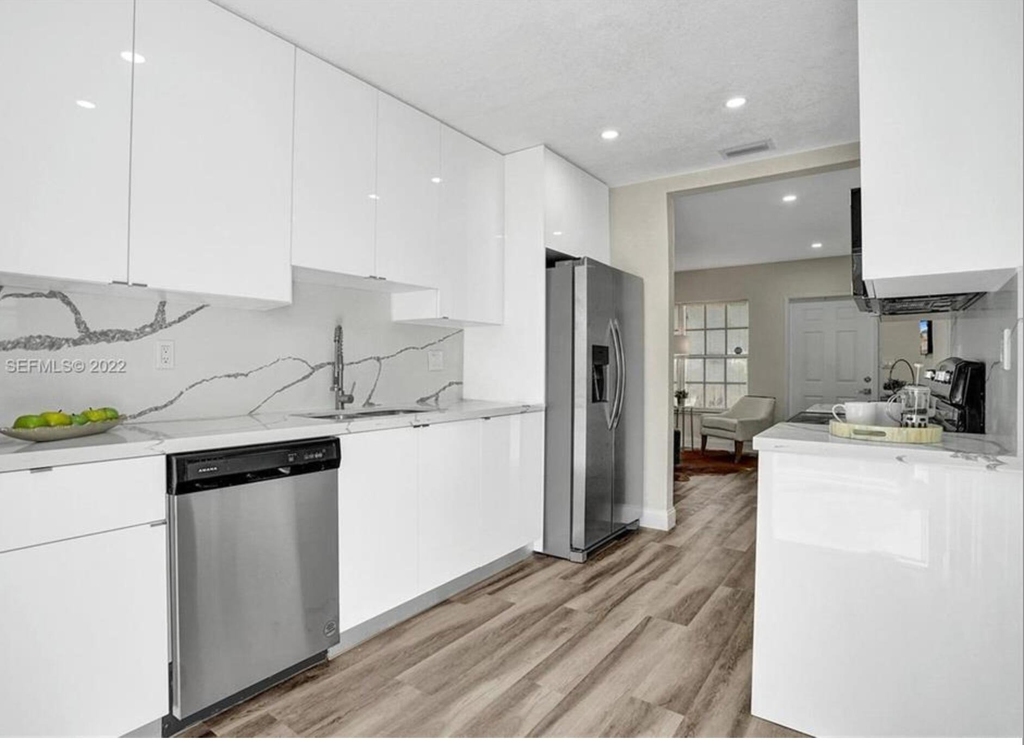 221 Nw 51st Street - Photo 1