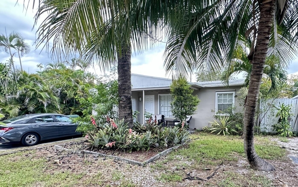 221 Nw 51st Street - Photo 2