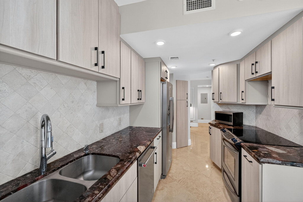 701 Brickell Key Boulevard - Photo 26