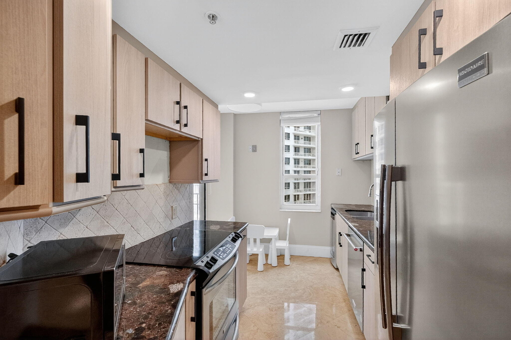 701 Brickell Key Boulevard - Photo 23