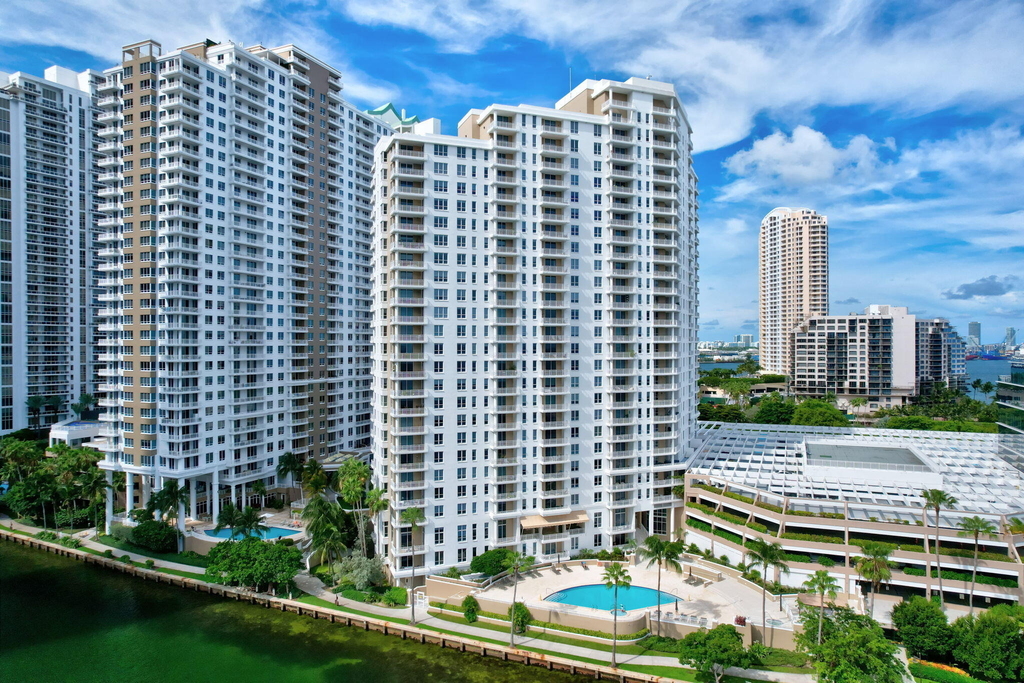 701 Brickell Key Boulevard - Photo 2