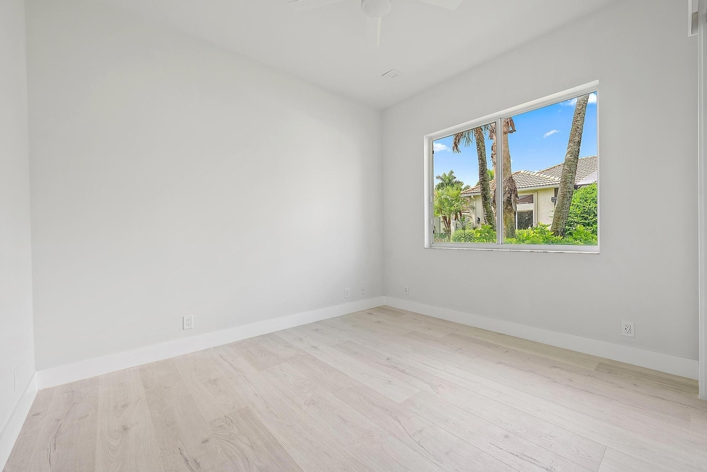10918 Grande Boulevard - Photo 12