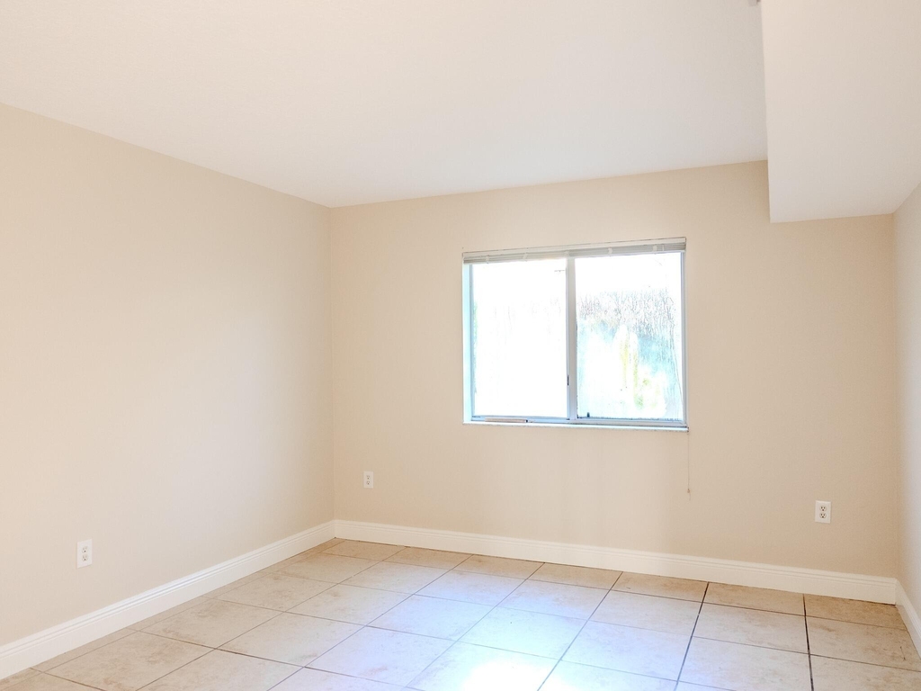 4785 Sw 62nd Avenue - Photo 4