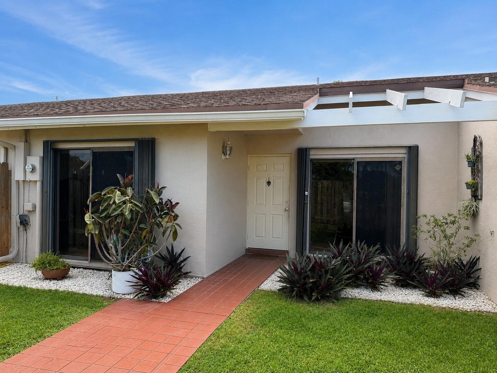 1013 Nw 53rd Street - Photo 1
