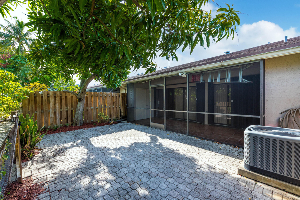 1013 Nw 53rd Street - Photo 34