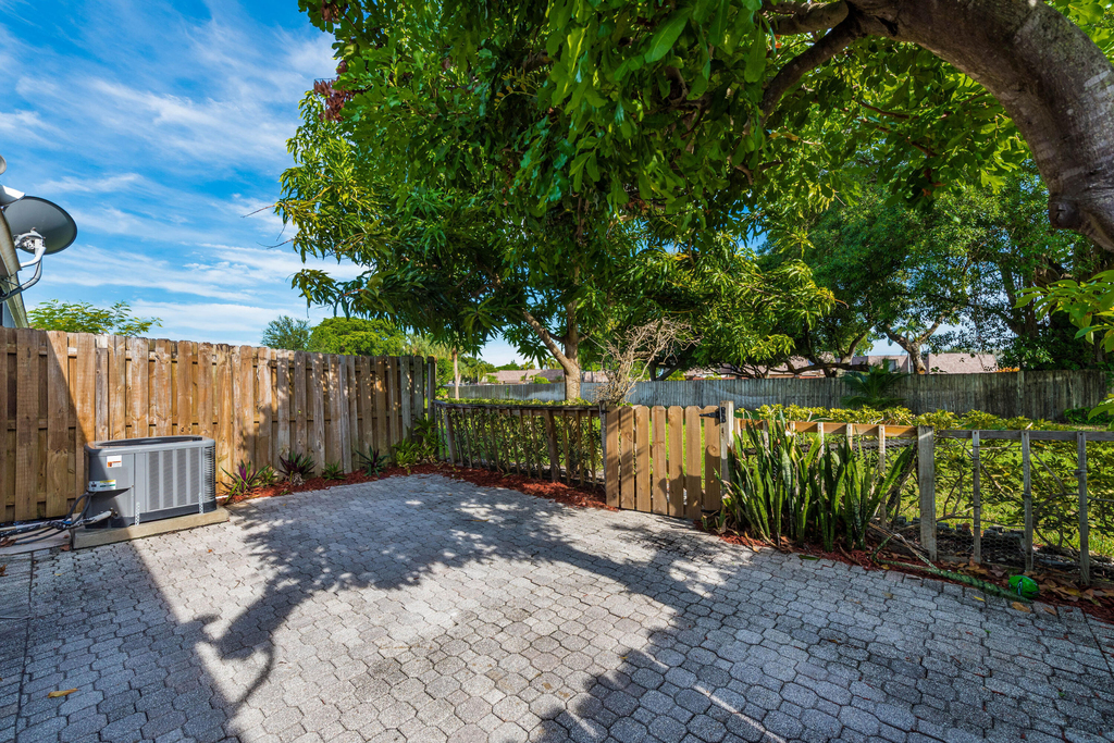 1013 Nw 53rd Street - Photo 28