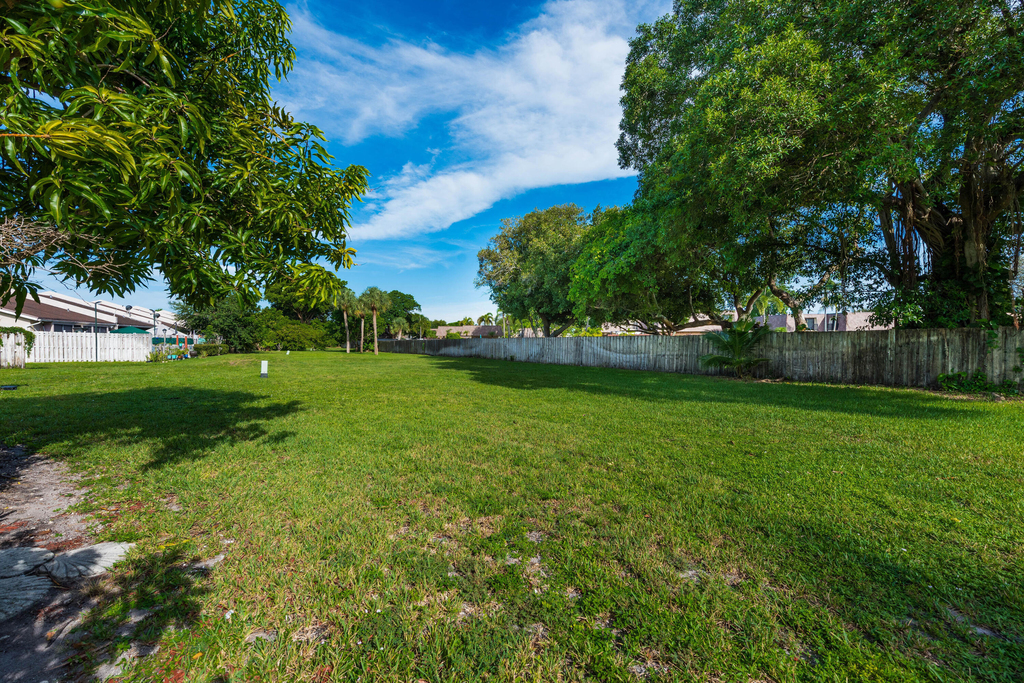 1013 Nw 53rd Street - Photo 32