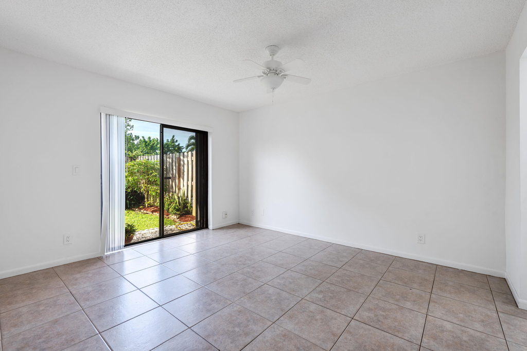 1013 Nw 53rd Street - Photo 22