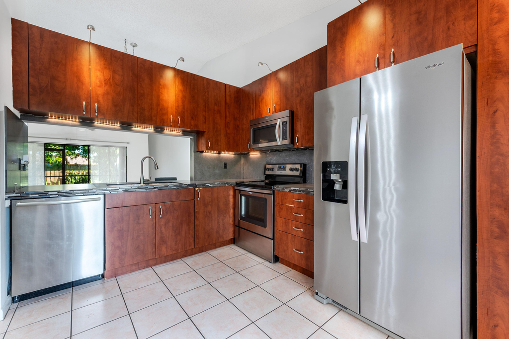 1013 Nw 53rd Street - Photo 13