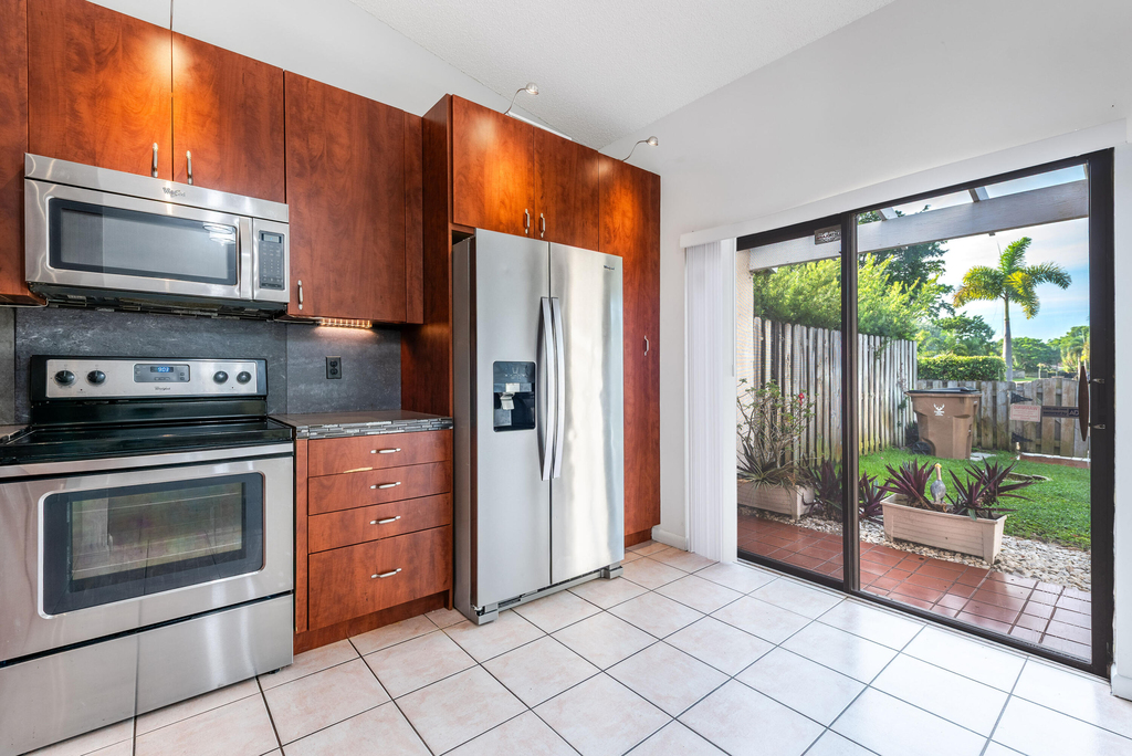 1013 Nw 53rd Street - Photo 12