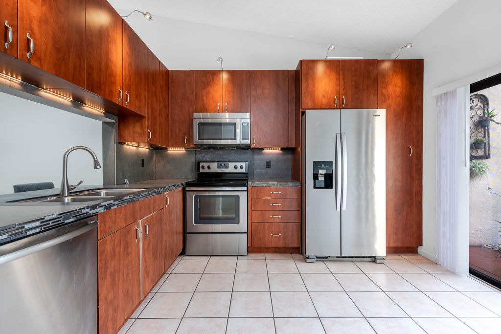 1013 Nw 53rd Street - Photo 11