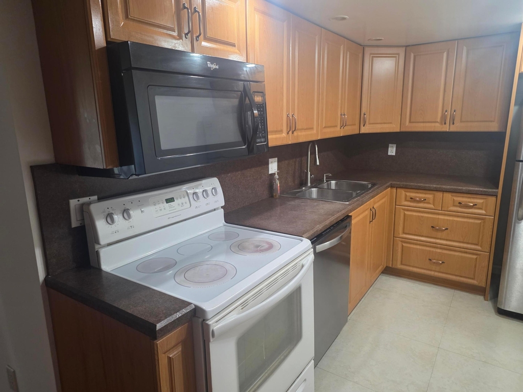 959 Se 2nd Avenue - Photo 18