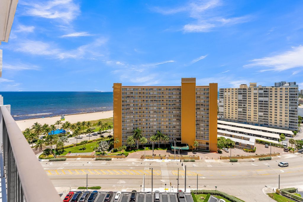 405 N Ocean Boulevard - Photo 0