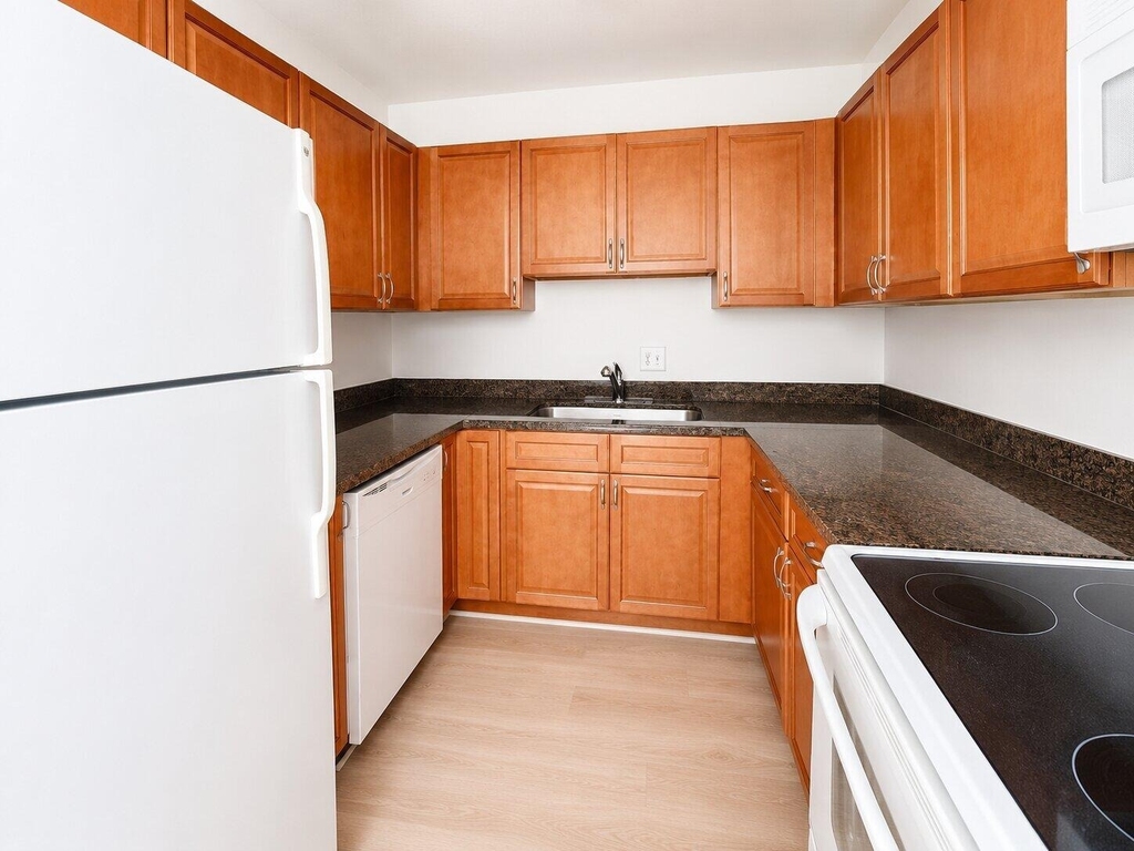 2201 Ne 36th Street - Photo 4