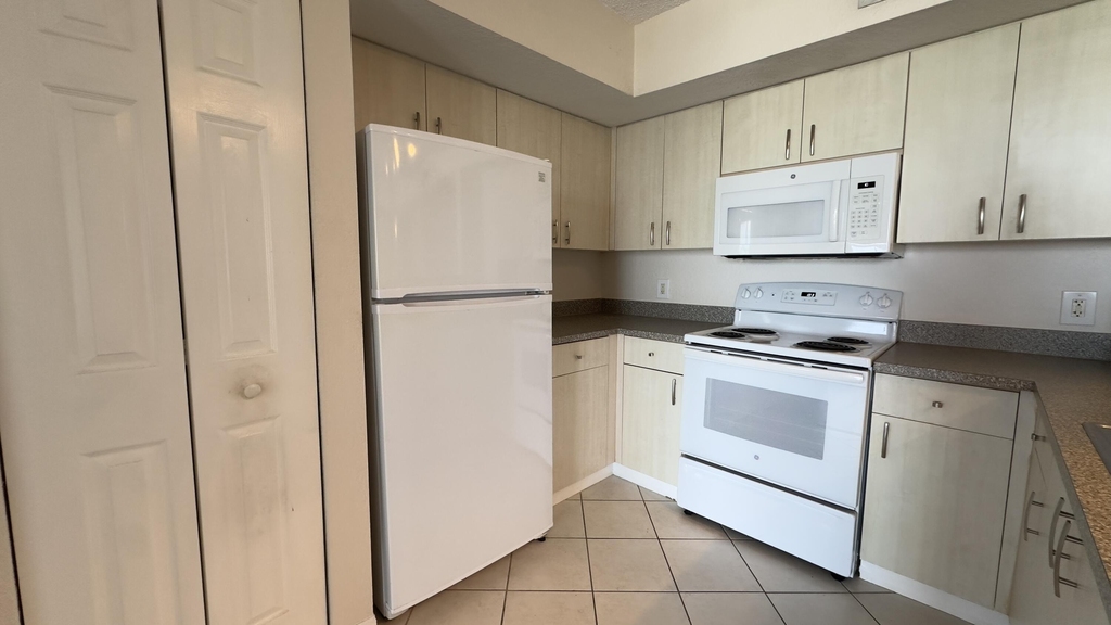 1801 N Flagler Drive - Photo 2