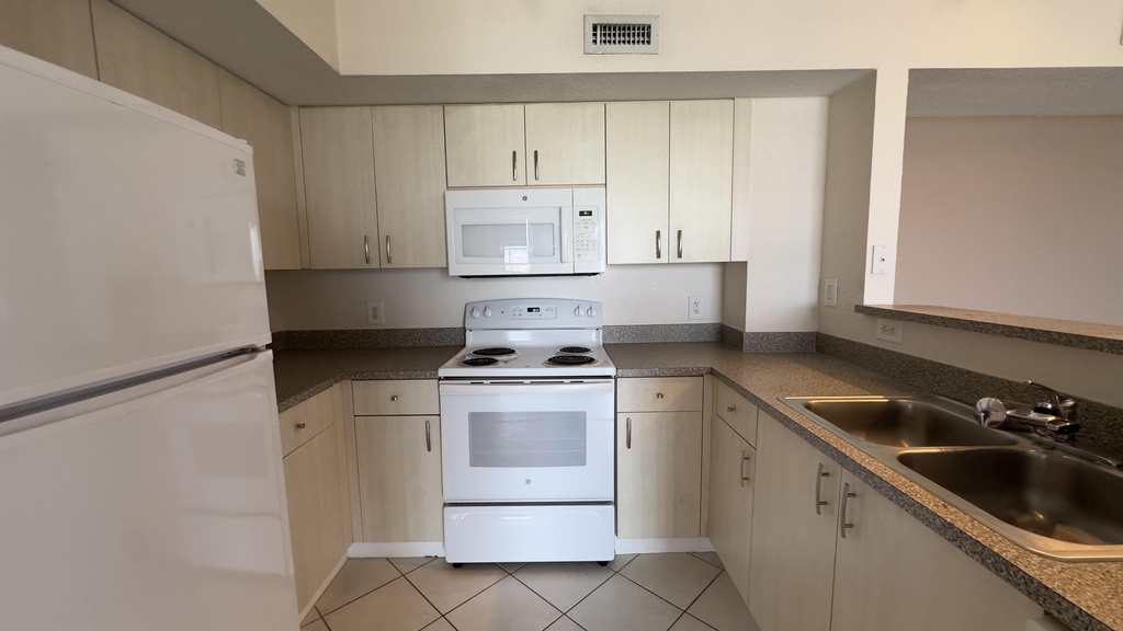 1801 N Flagler Drive - Photo 3