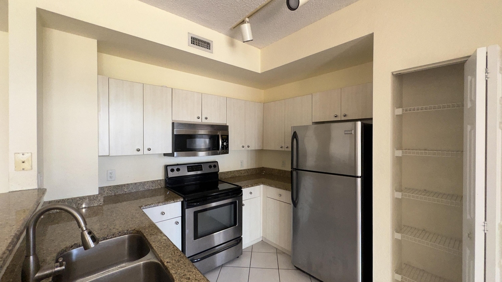1801 N Flagler Drive - Photo 5