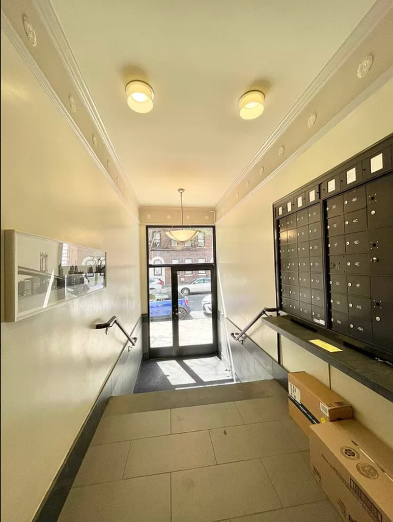 East 84th Street - Photo 8