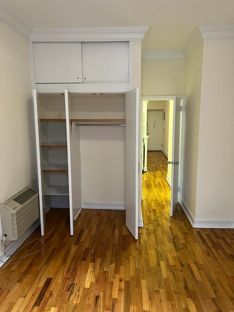 East 84th Street - Photo 4