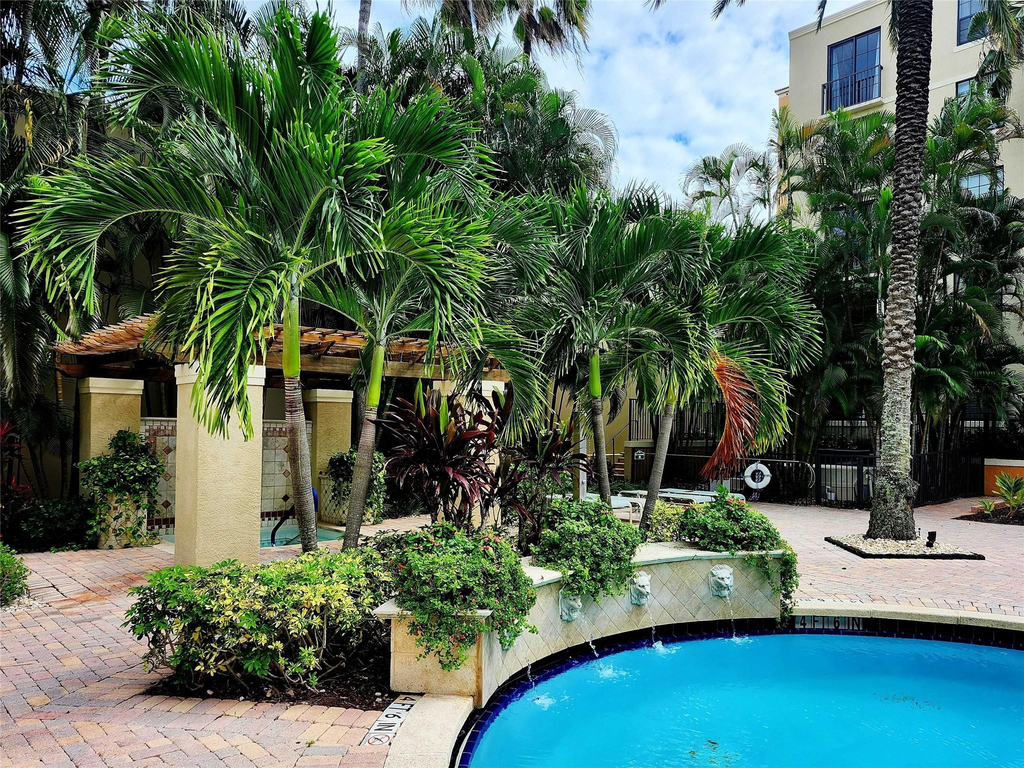 720 S Sapodilla Avenue - Photo 10