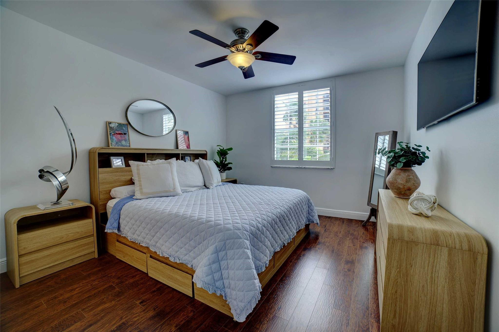 720 S Sapodilla Avenue - Photo 5