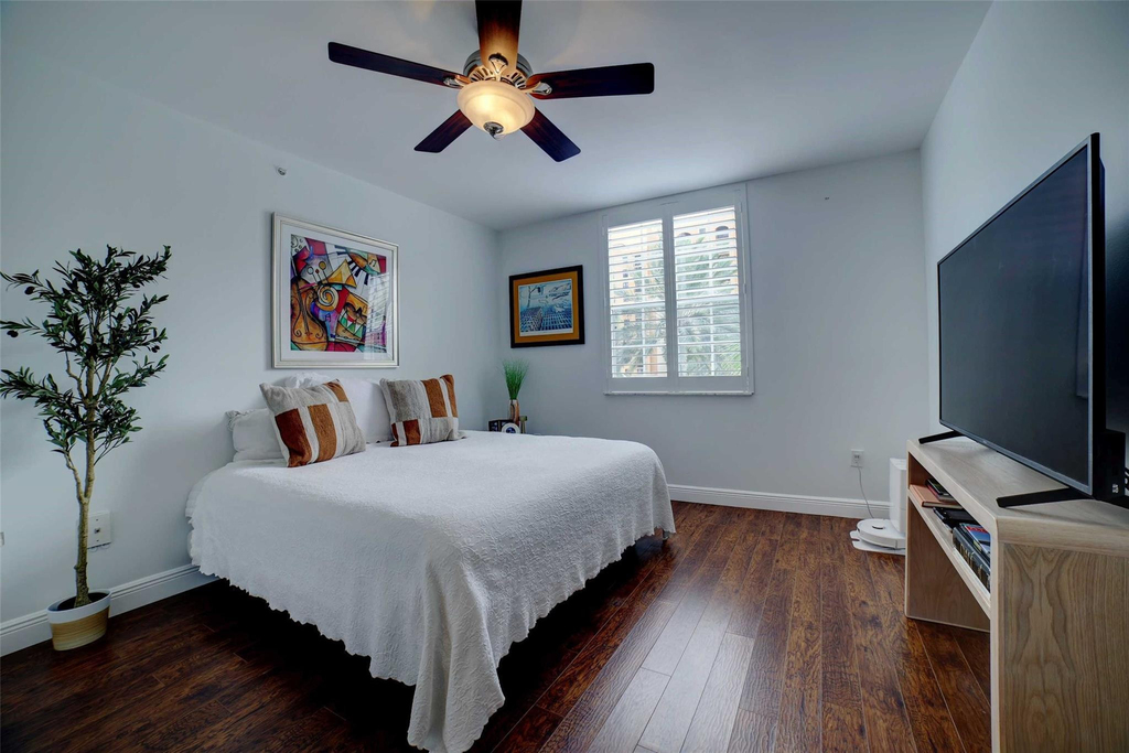 720 S Sapodilla Avenue - Photo 7