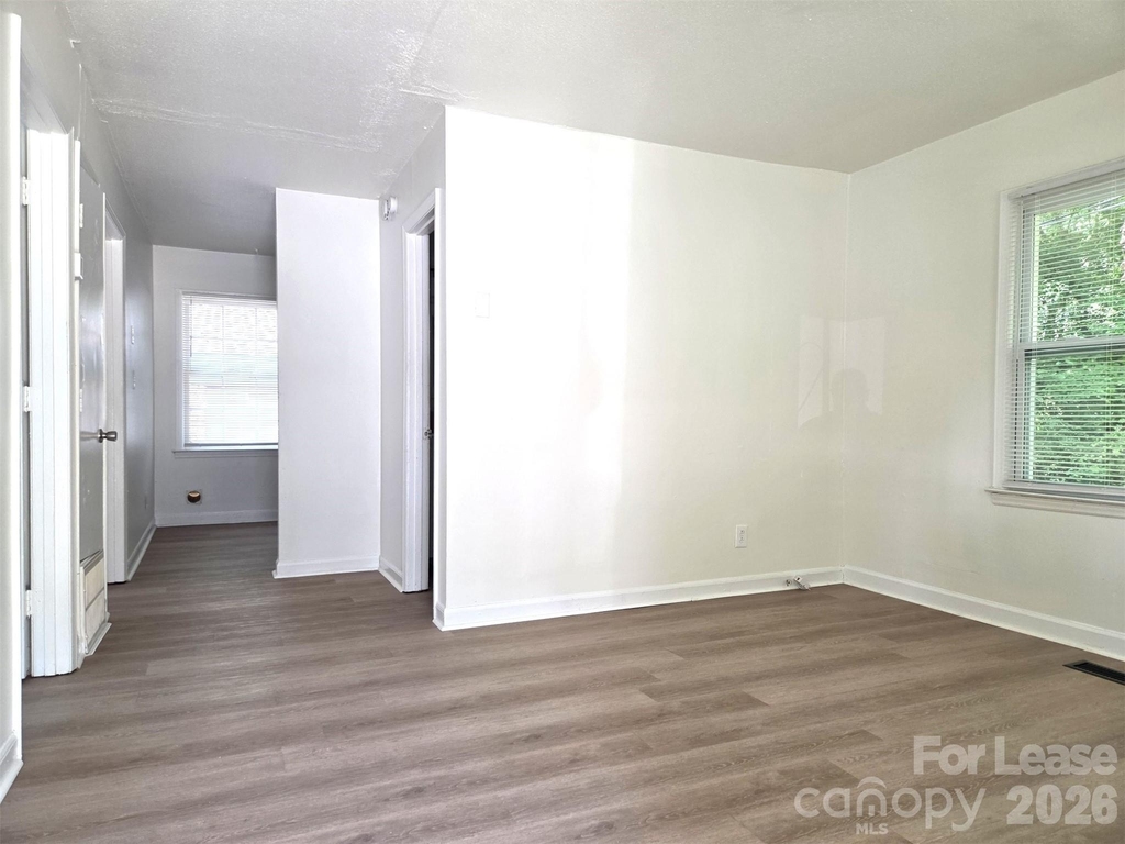 2835 Willow Street - Photo 3