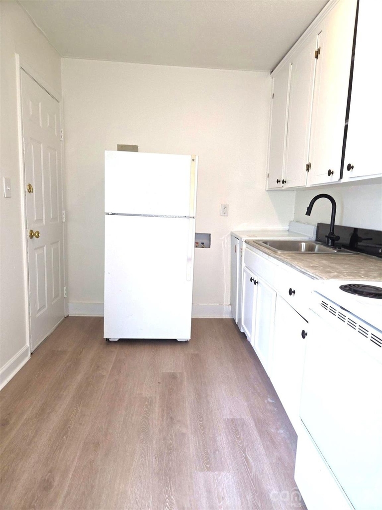 2835 Willow Street - Photo 1