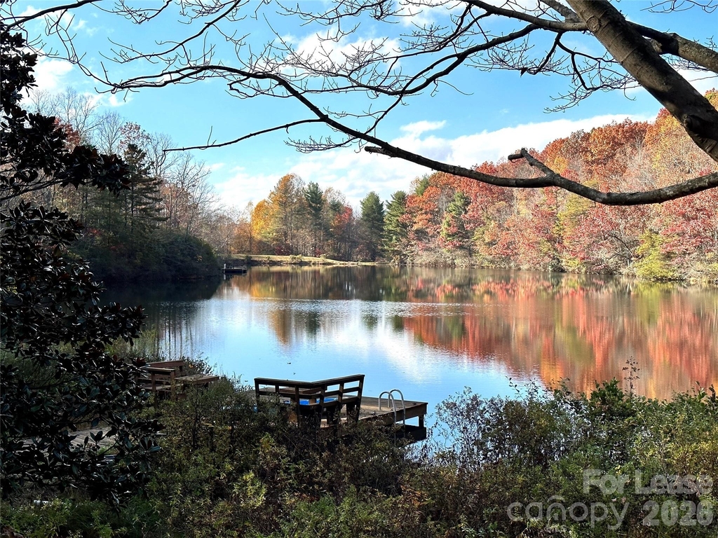 424 Lakeview Drive - Photo 0