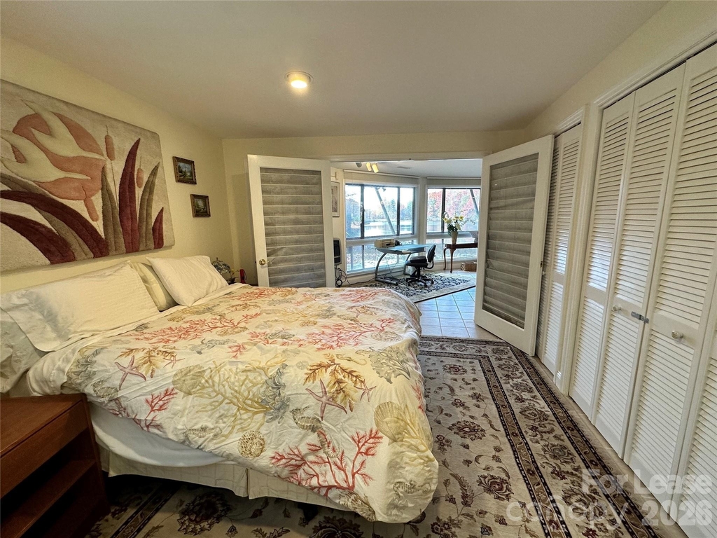 424 Lakeview Drive - Photo 5