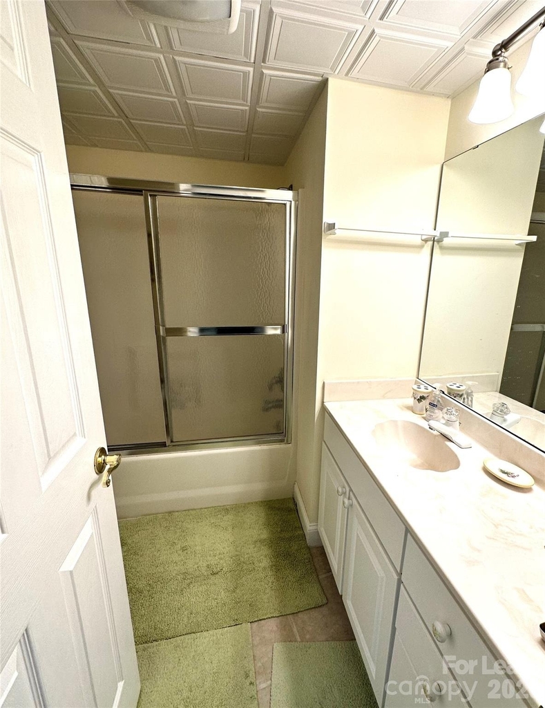 424 Lakeview Drive - Photo 9