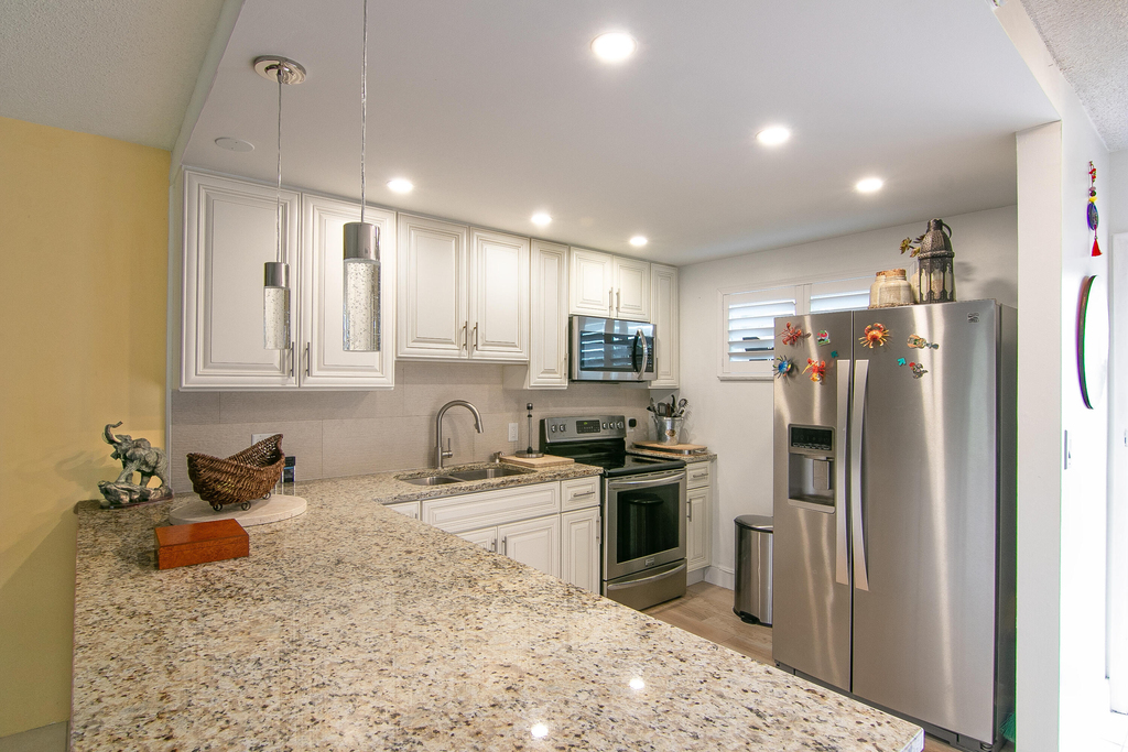 2812 Garden Drive S - Photo 5