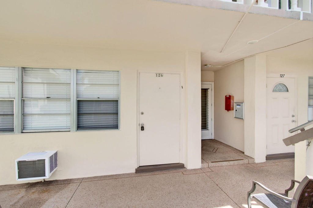 126 Norwich F - Photo 3