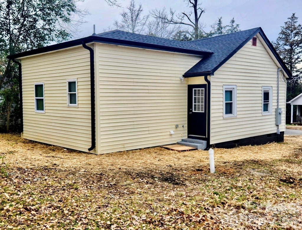 457 Fewell Street - Photo 0