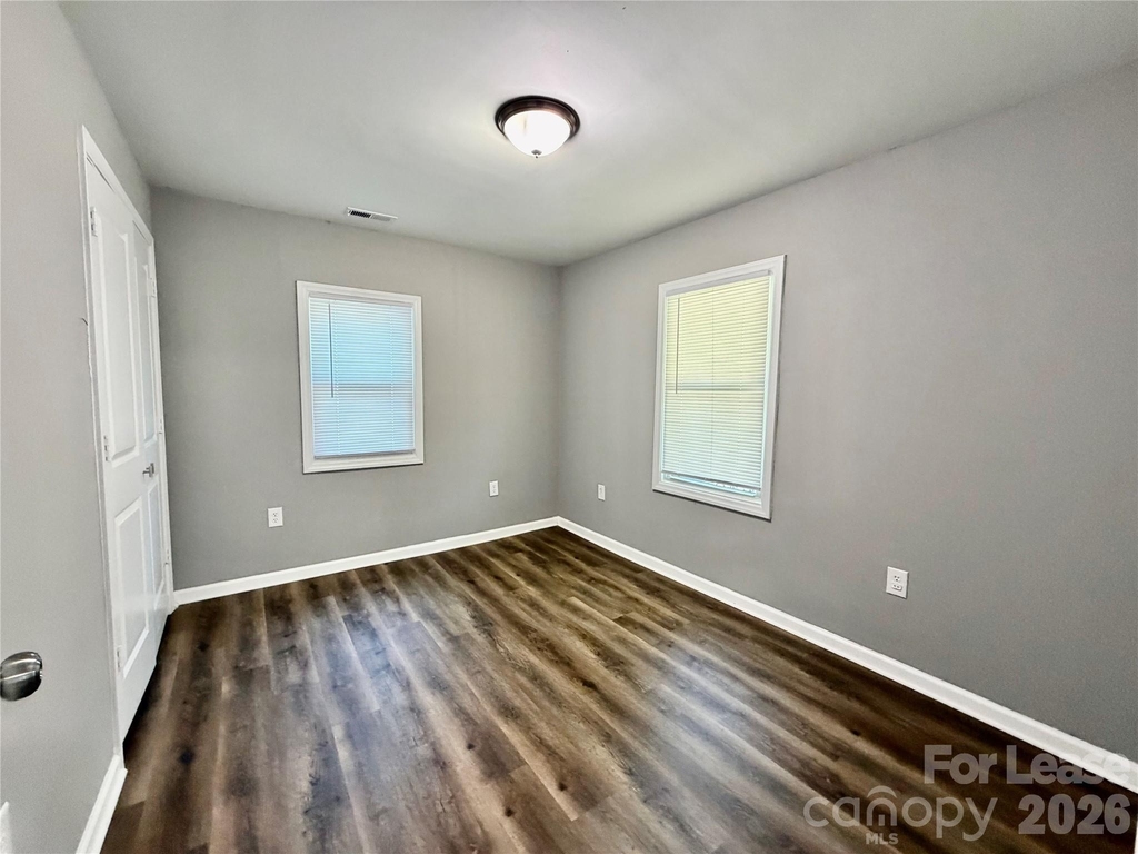 457 Fewell Street - Photo 9